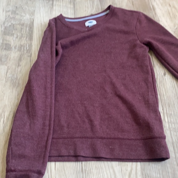 maroon sweatshirt - Picture 3 of 4